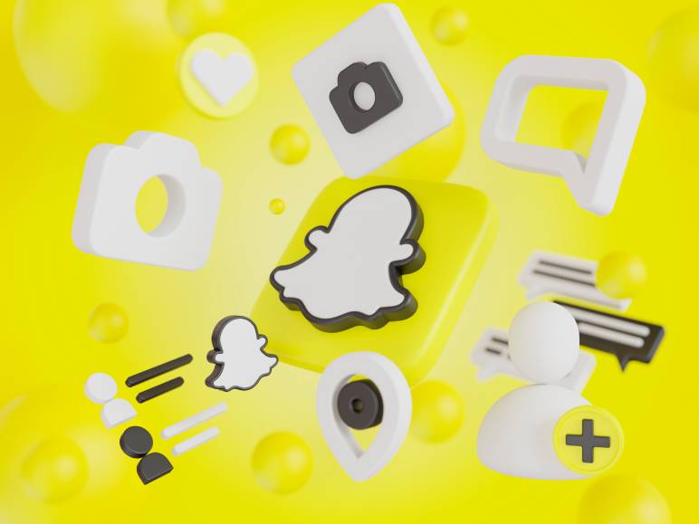  how to make a public profile on snapchat
